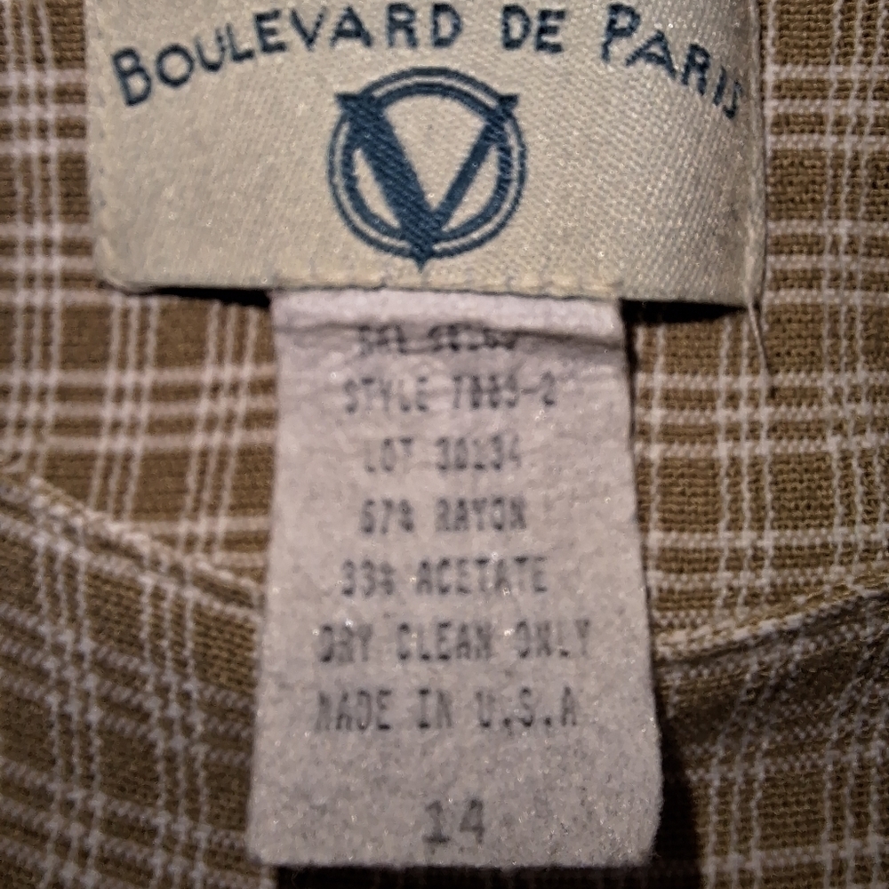 A Boulevard De Paris sleeveless maxi dress in a size 14. - Picture 3 of 3